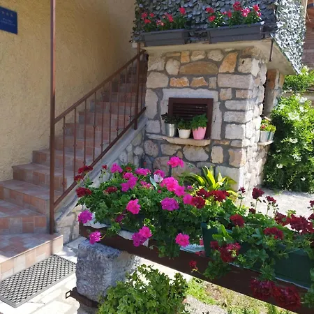 Διαμέρισμα Koza 100m From The *