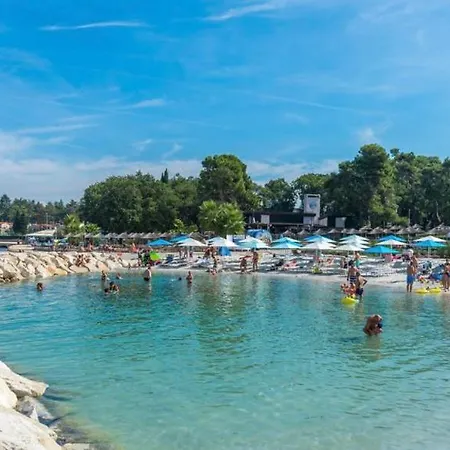 Koza 100m From The Apartment Poreč