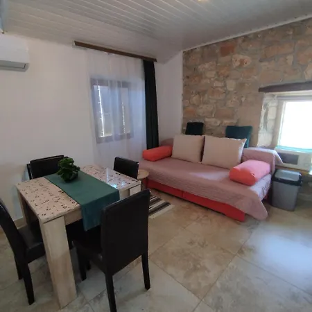 아파트 Koza 100m From The *